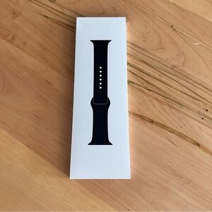 NWT Apple watch M/L 46mm black sport band